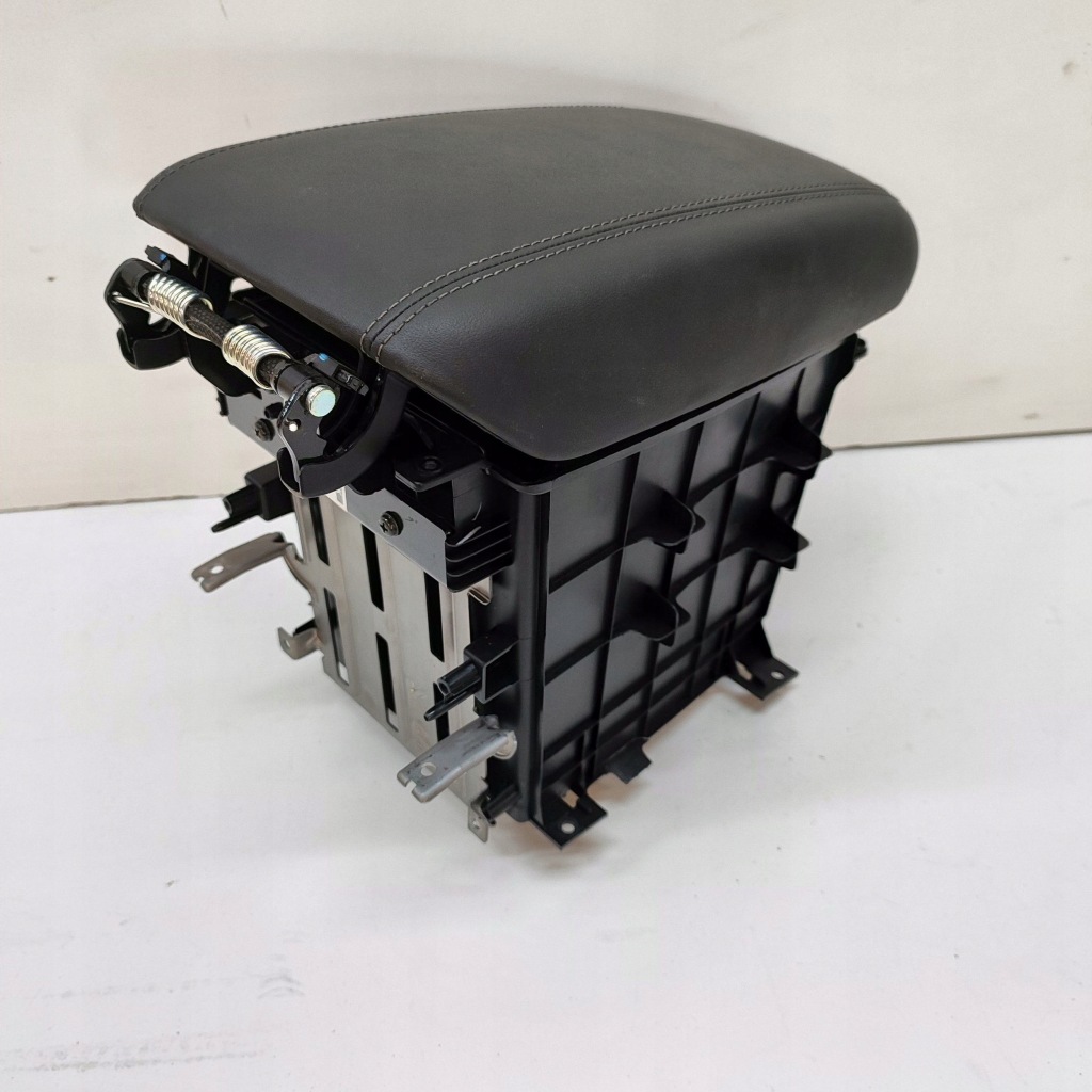 Hyundai santa fe 2019 подлокотник туннель среднего Недорого