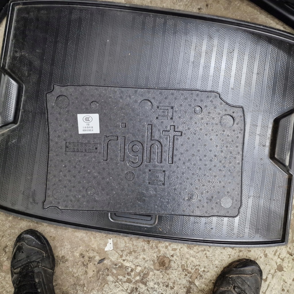 фото №1, Вкладыш пол пенополистирол правый bmw x4 g02 7398042