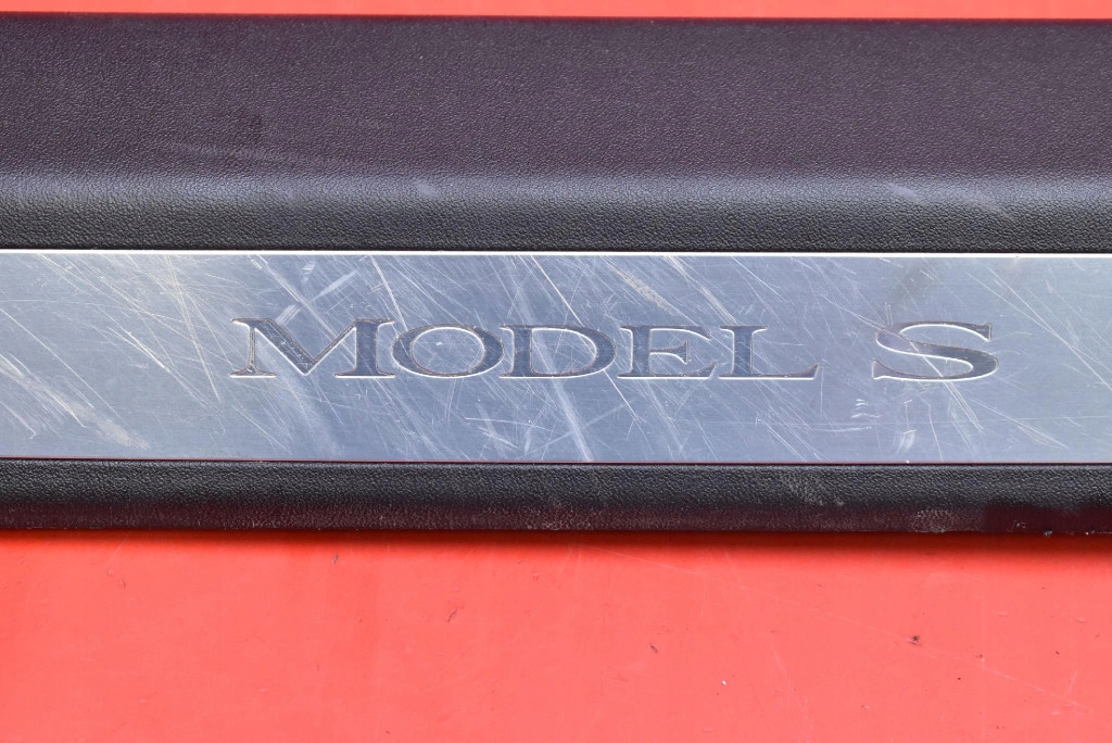 Молдинг накладка порог левая 1030393-00-d tesla model s 12-20 с Разборки