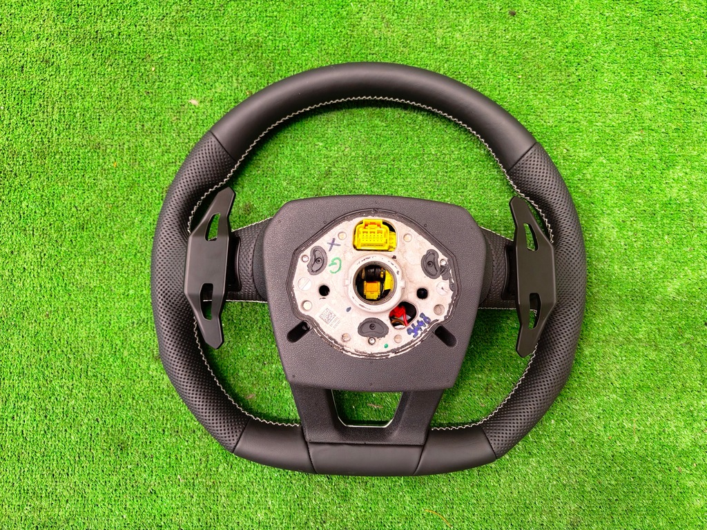 фото №8, Lamborghini urus повітропровід пелюстки перемикання білий nić perforacja