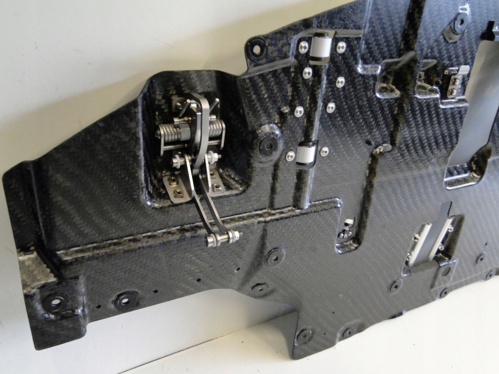 Mercedes накладка під  бампер передній дифузор карбон amg gt 190 black series Недорого