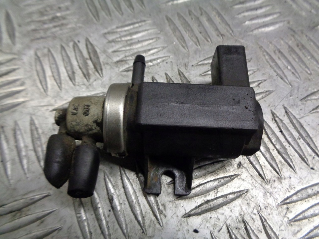 фото №1, Клапан вакуумa vw passat b5 1j0906627a