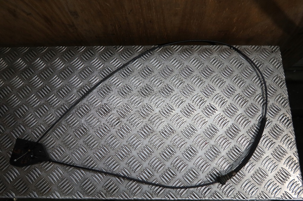 фото №1, Ручка внутренняя открывания капот audi a1 8x 7l0823833f