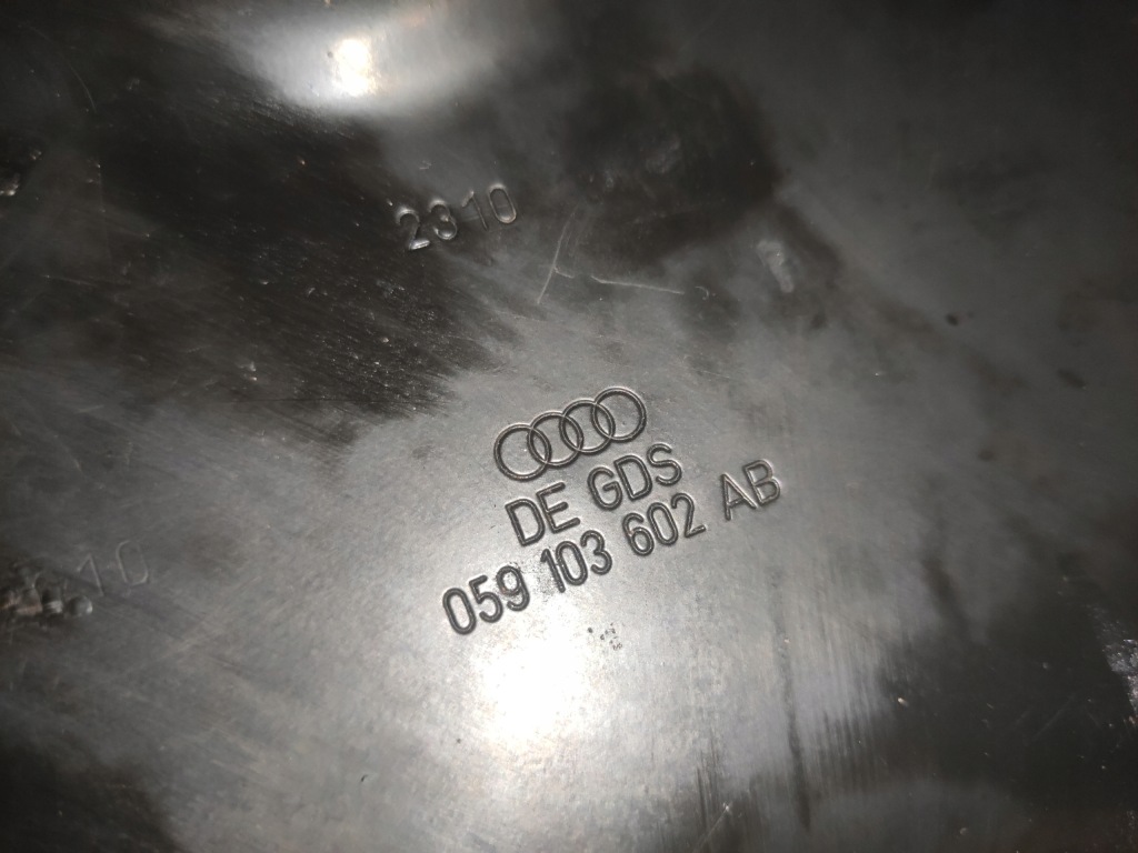 Audi q7 4l 3.0tdi cjg cjga поддон масляная крышка 059103602ab целая orygina Оригинал