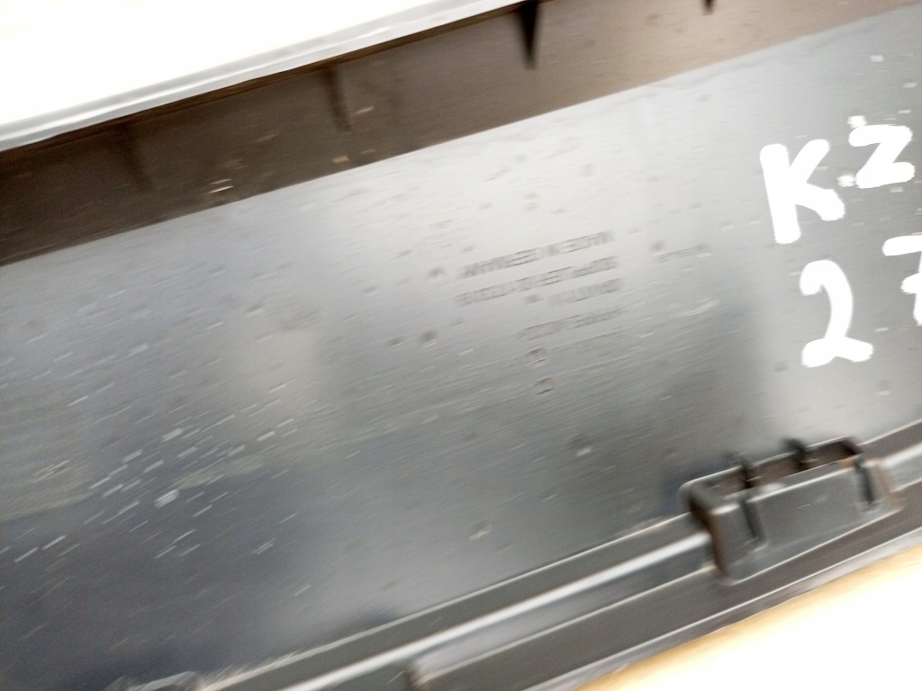 Tesla model y рестайлінг  25- решітка нижня бампера перед 1983889-00-d 193288300c= Зі Шроту