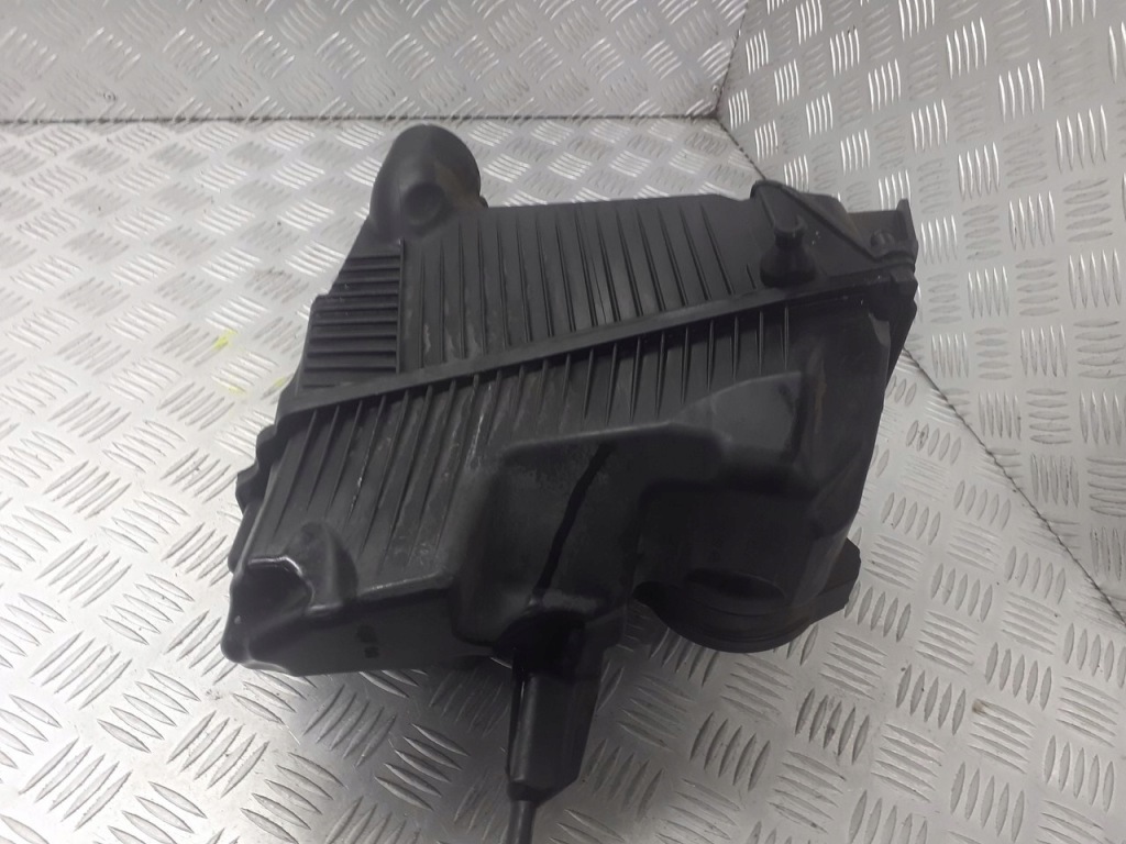 фото №1, Корпус фільтра повітря scenic ii 2.0 dci 8200603928a