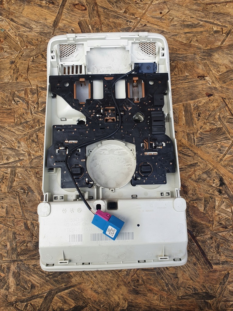 фото №5, Лампа освещение кабины audi a4 a5 8t0947135b