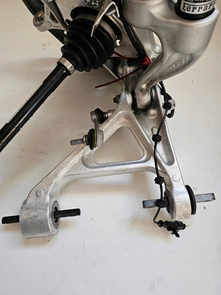 фото №9, Ferrari sf90 stradale f173 поворотний кулак правий перед 343013 multimatic dssv