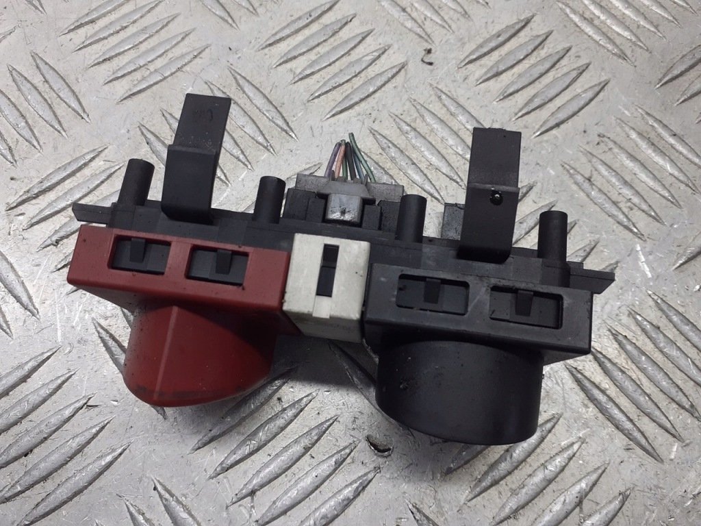 фото №3, Переключатель света аварийных renault scenic ii 2.0 8200095496