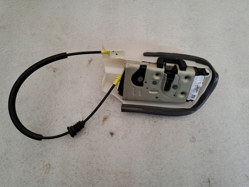 Купить Замок дверь правый задний  tesls 3 1500675-01-b