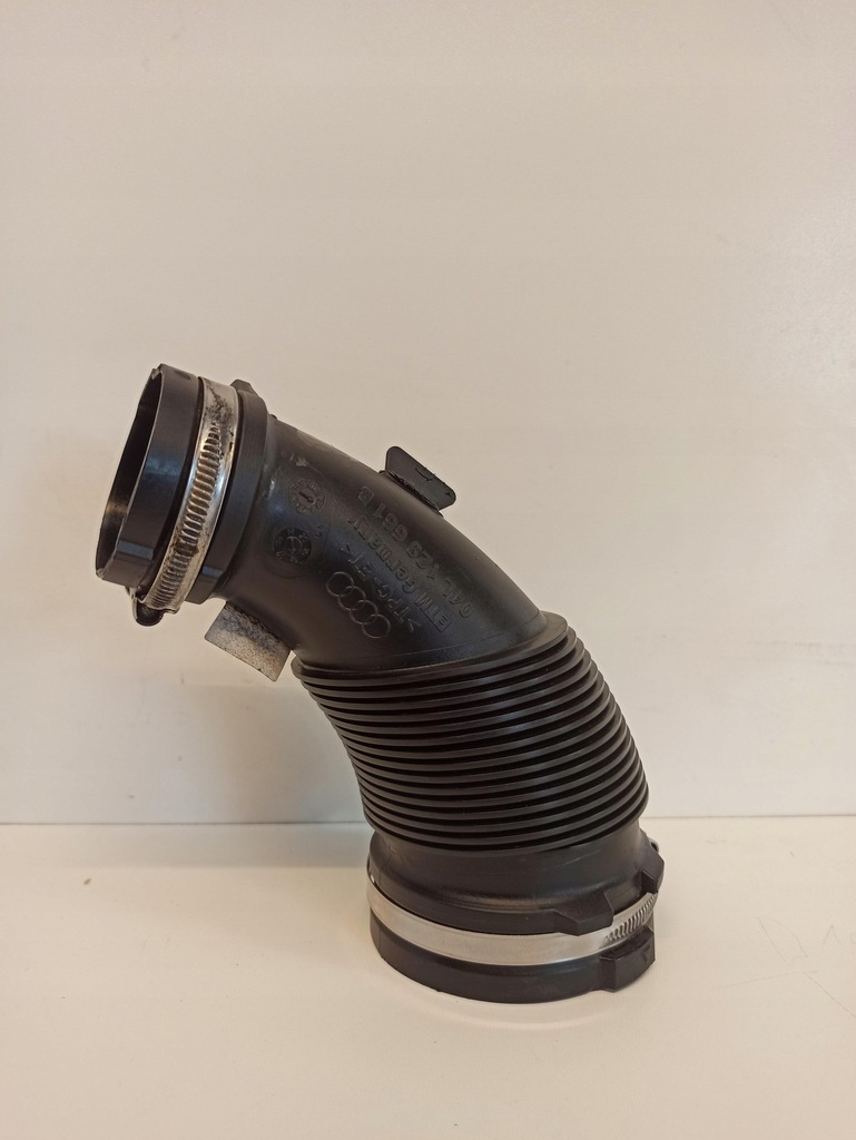 фото №1, Audi a4 b9 шланг воздуха 04l129661b