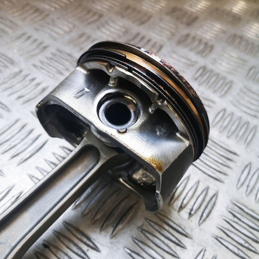 фото №6, Ford mustang v 2011 поршень