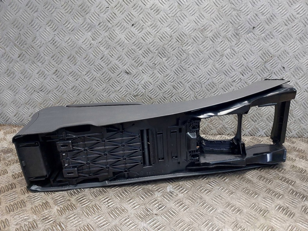 фото №12, Туннель средний подлокотник mercedes w203 c klasa