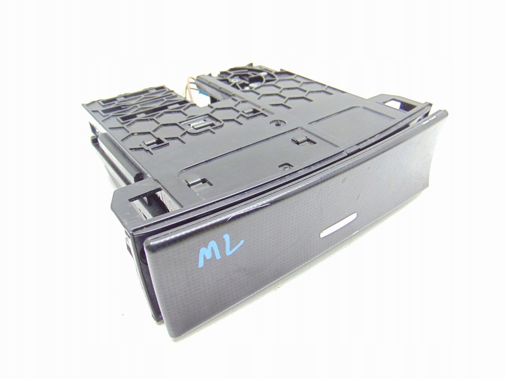 фото №1, Попільничка бардачок mercedes ml w164 a1648100130