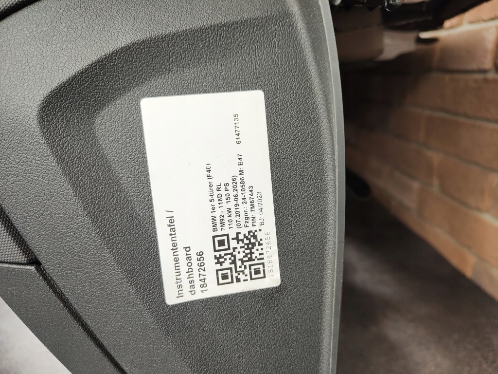 фото №14, Bmw f40 f44 приборная панель приборная консоль niebieska nić head up hud uk rhd