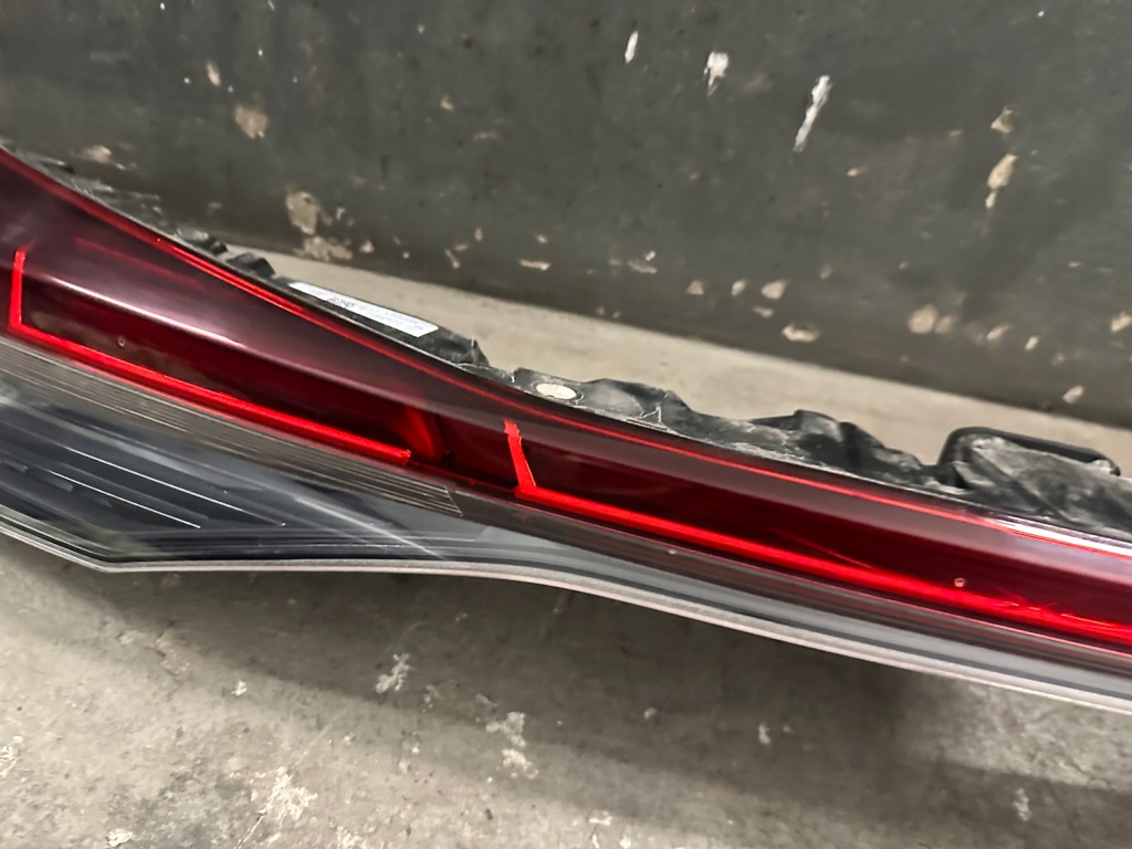 фото №7, Лампа кришки накладка audi q4 e-tron 89a945095b