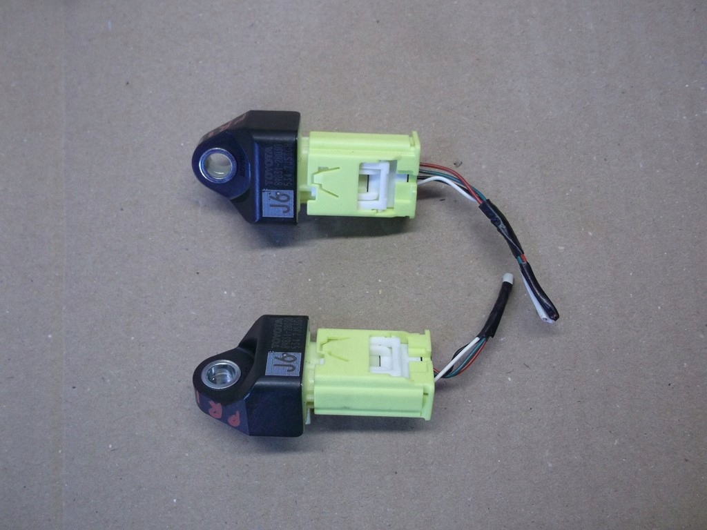 фото №1, Toyota prius iv датчик ударний j6