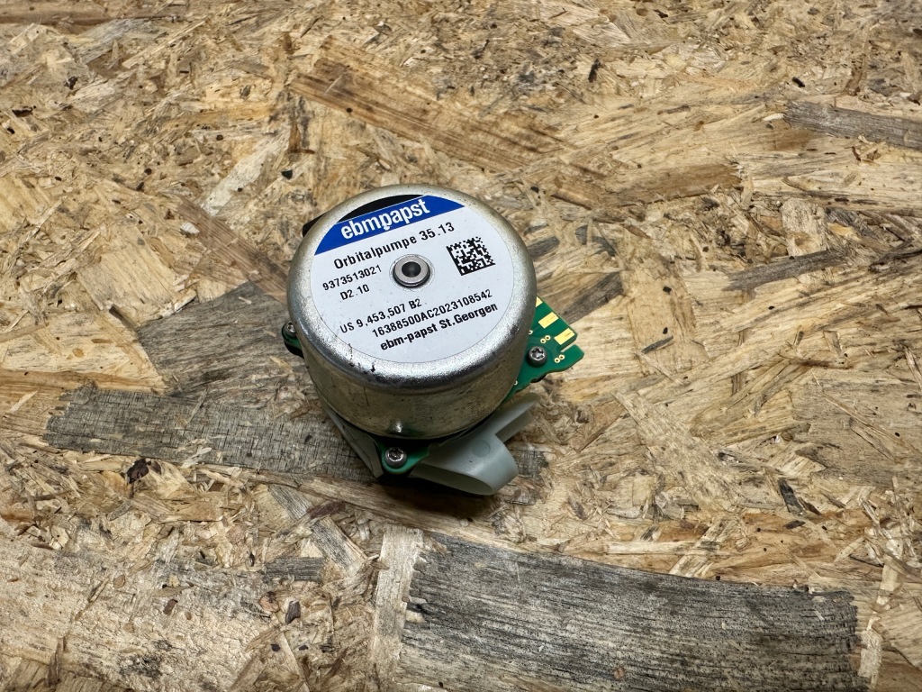 фото №1, Mercedes bmw насос adblue 9373513021 справна idealna