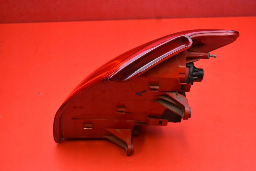 фото №6, Лампа левая задняя задняя 9683460880 peugeot 3008 1 i 10-13