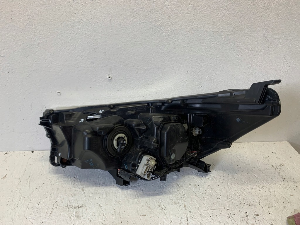 фото №6, Правая лампа перед toyota hilux 8 viii led