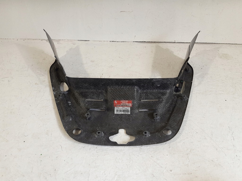 фото №6, Ferrari sf90 f173 накладка замка карбон