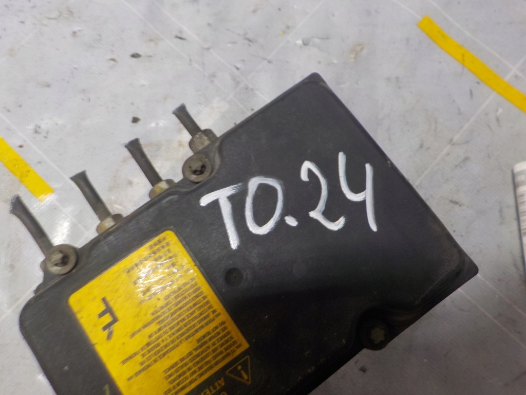 Toyota auris 1.6 бензин 2010r насос abs 0265800827 в Україні