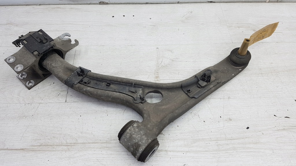 фото №1, Mercedes a klasa w176 важіль перед лівий