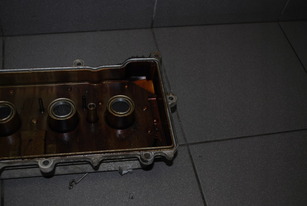 фото №4, Кришка клапанів toyota avensis t25 1.8 vvti
