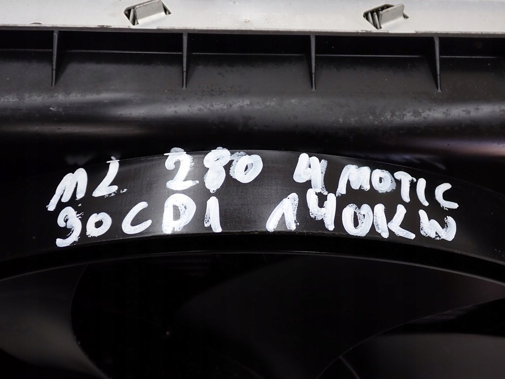 Комплект радиатор воды кондиционер вентилятор mercedes ml w164 3.0 cdi 08r Недорого