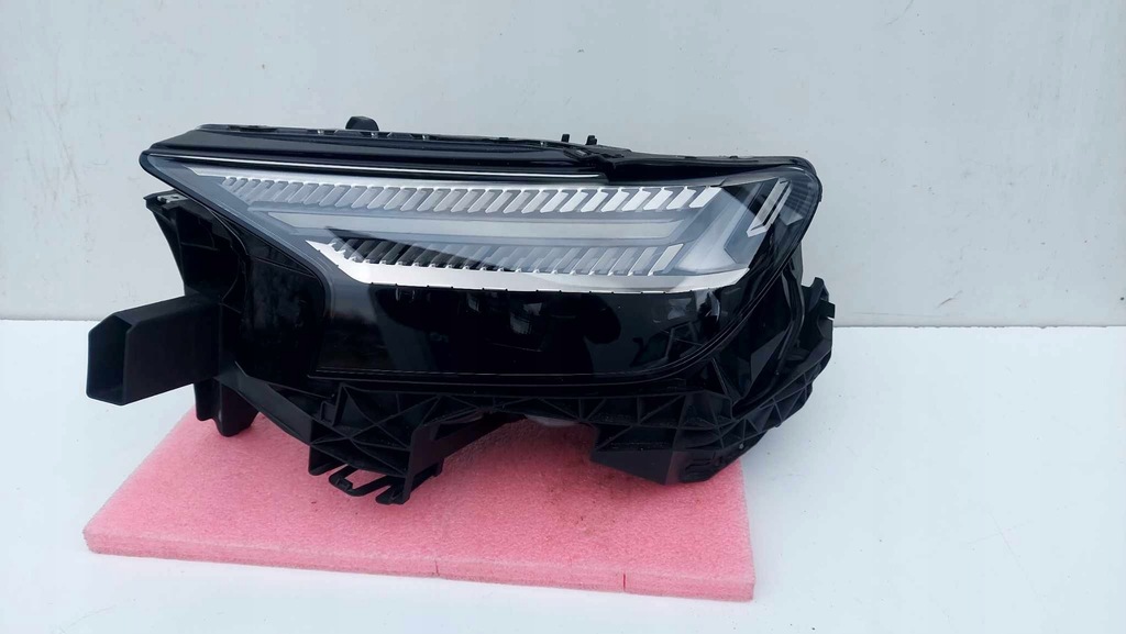 фото №1, Audi q4 e-tron лампа ліва перед передня full led matrix 2090