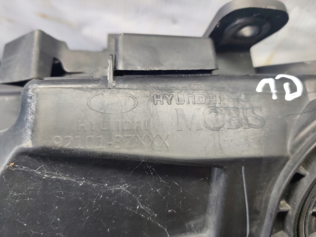 Фара левая перед hyundai i40 рестайлинг  ксенон led европа 10 pin 15-17 niebi. разъём Доставка