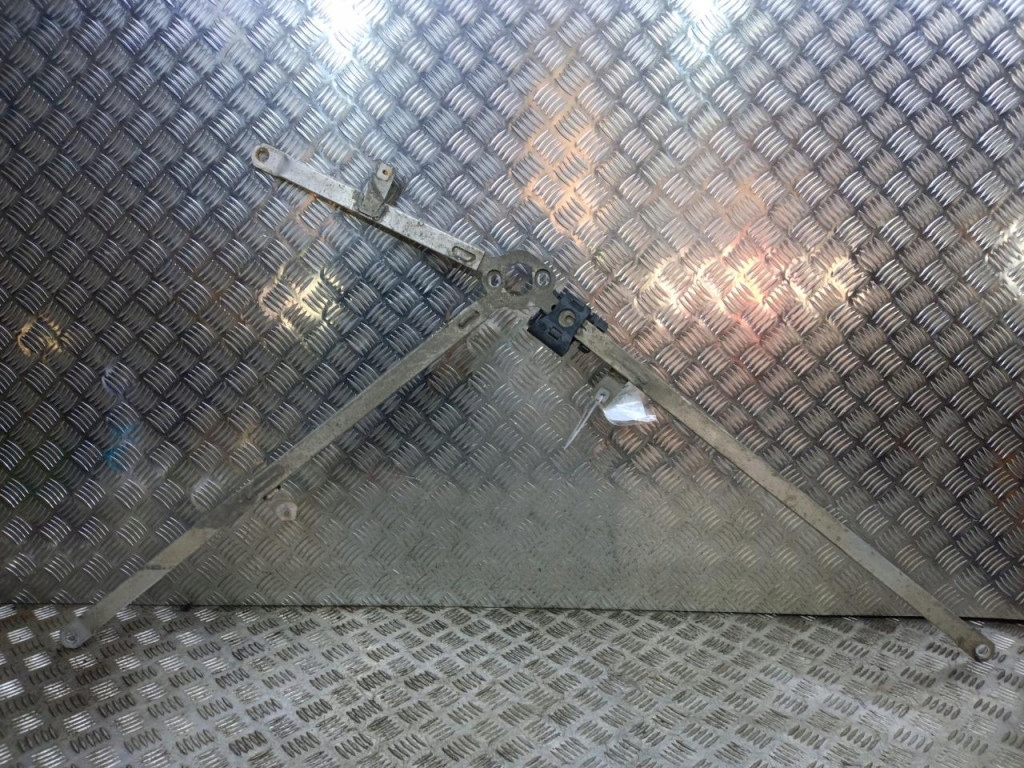 фото №4, Porsche panamera кронштейн распорка 971814587b