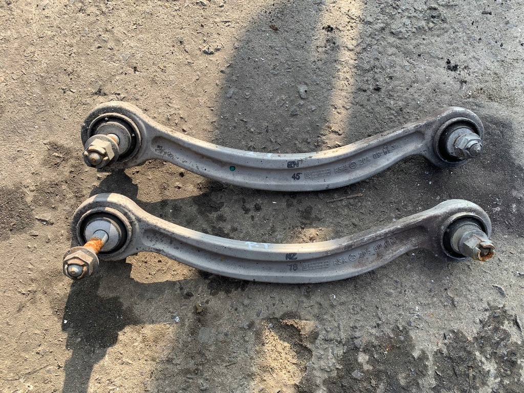 фото №1, Mercedes e w212 lift рычаг задняя 20409 fi оригинал