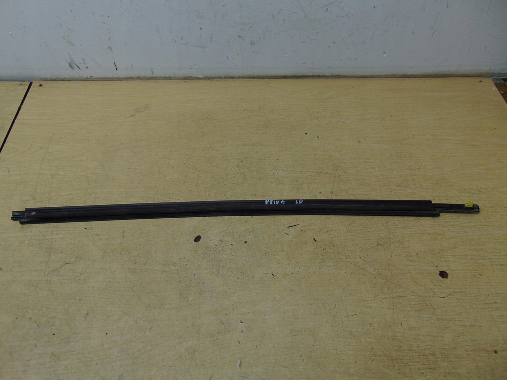 фото №7, Молдинг ущільнювач лівий перед toyota prius ii 2002-