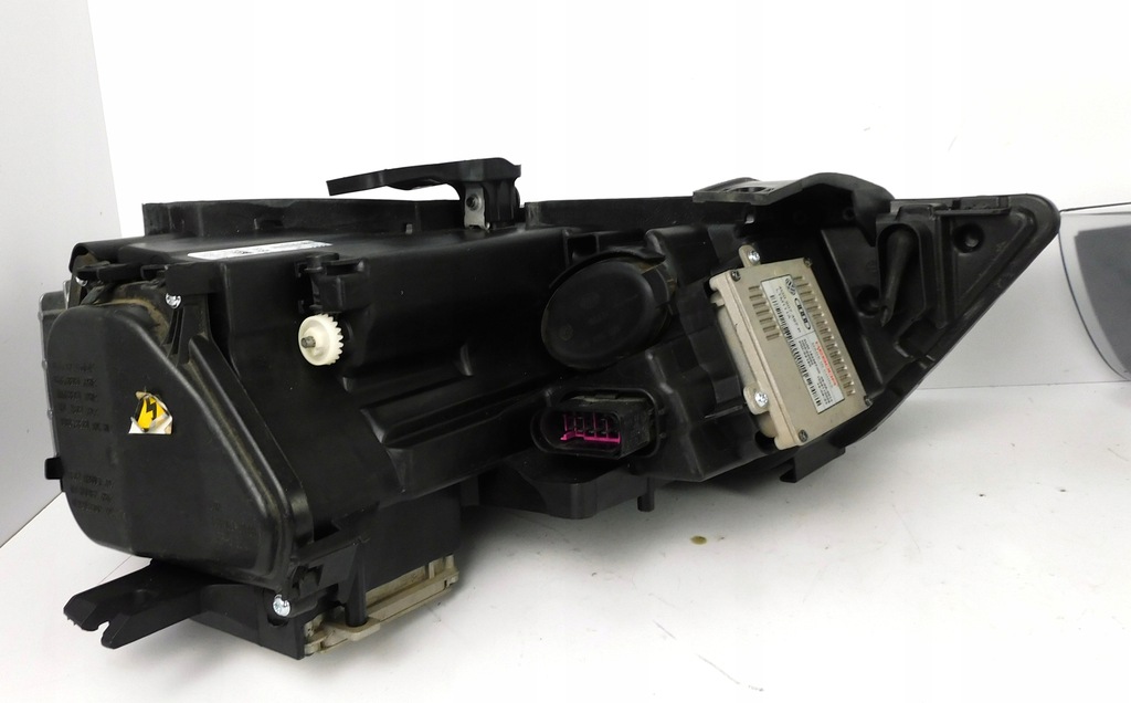 фото №12, Audi q3 8u лампа права ліва ксенон led комплектна ні поворотна