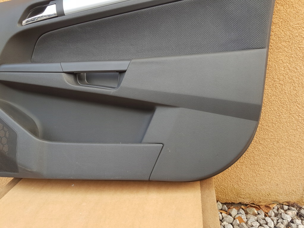 Обшивка двері правий перед opel astra h 5 двері чорний матеріал європа гарний Зі Шроту