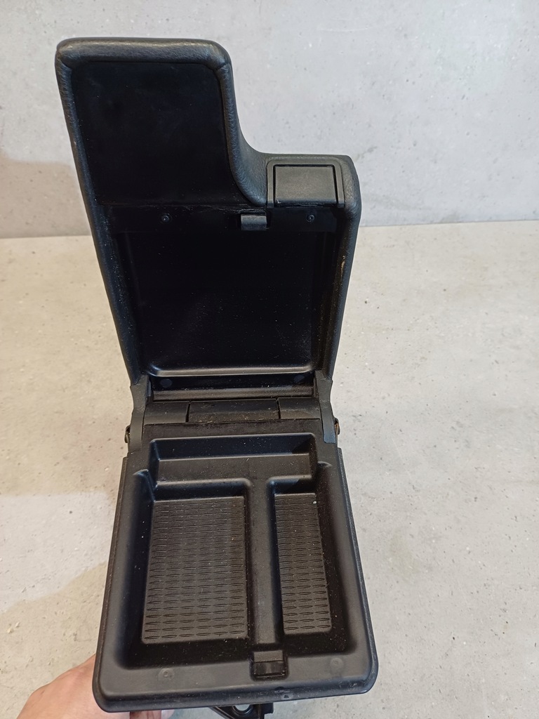 фото №5, Подлокотник bmw e46 nr. 8213678 sedan 04r кожа чёрный