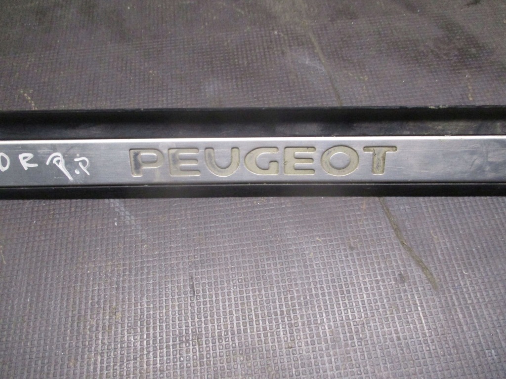 Накладка  накладка порога  правый  передок  9629149577 peugeot 607 рестайлинг  2.7 hdi 04-10 Цена