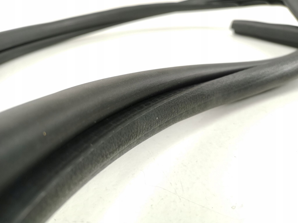 фото №4, Прокладка дверь правый задняя fiat punto 93-99 aso