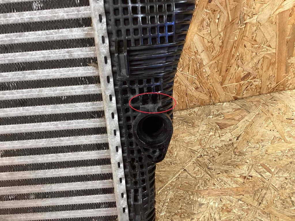 фото №5, Porsche macan інтеркулер правий 95b145804b