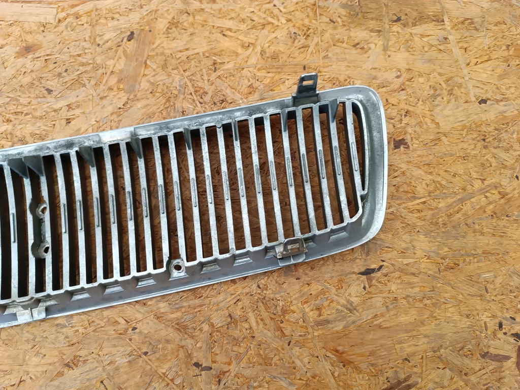 фото №11, Решётка решётка радиатора решётка радиатора бампера перед 9190385 volvo v70 ii 2