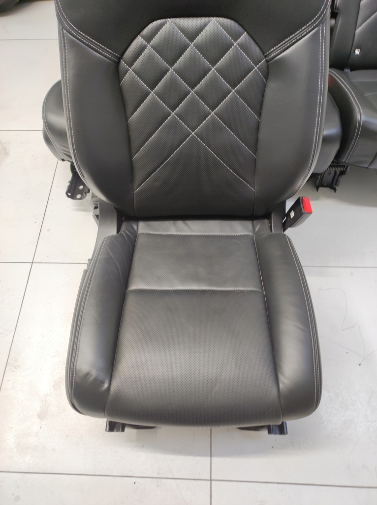 фото №7, Салон сидіння заднє сидіння обшивки оббивка eu vinfast vf9