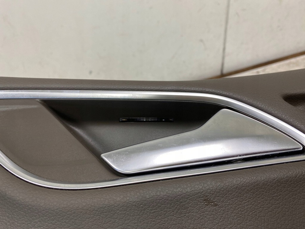 фото №5, Audi q3 8u обшивка обивка дверь правый перед 8u1867106