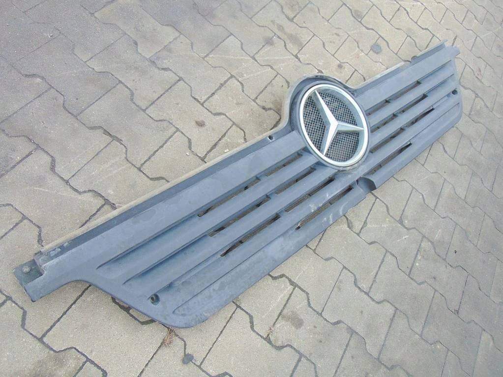 фото №9, Mercedes atego 1318 2003r решётка радиатора решётка радиатора