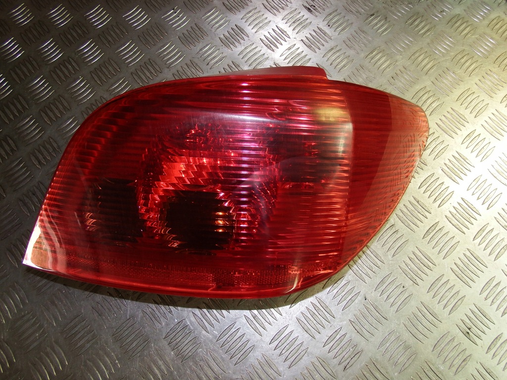 фото №1, Лампа правый задняя задняя вкладыш peugeot 307 hb
