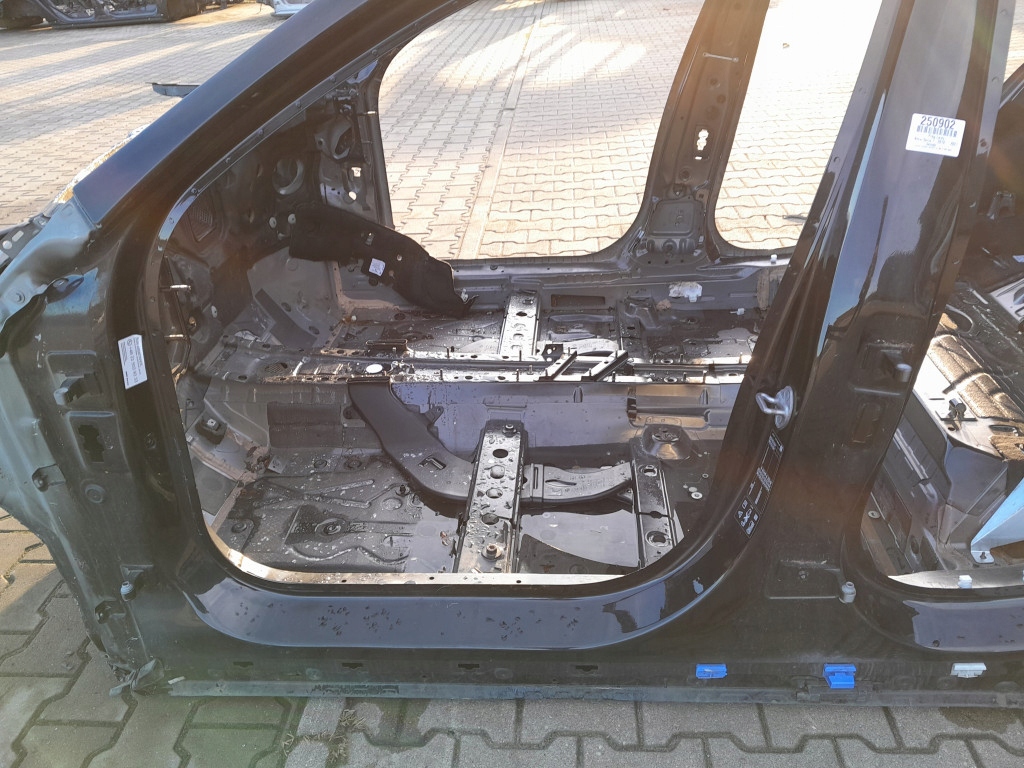 Bmw 1 f40 поріг лівий стовпчик  a 1 b 475 в Україні