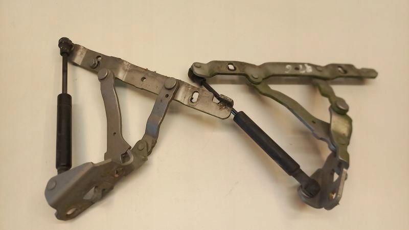 фото №1, Porsche boxster 986 петлі кришки багажника