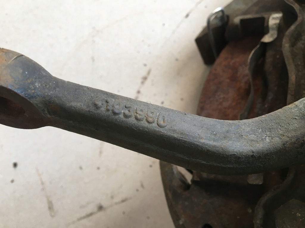 фото №8, Fiat 124 spider 2000 66- поворотний кулак ступиця перед