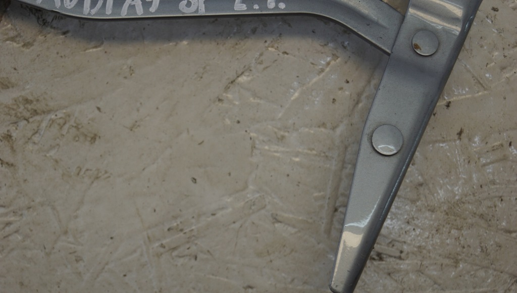 фото №5, Петля кришки лівий audi a5 8t cabrio 8f0827301a