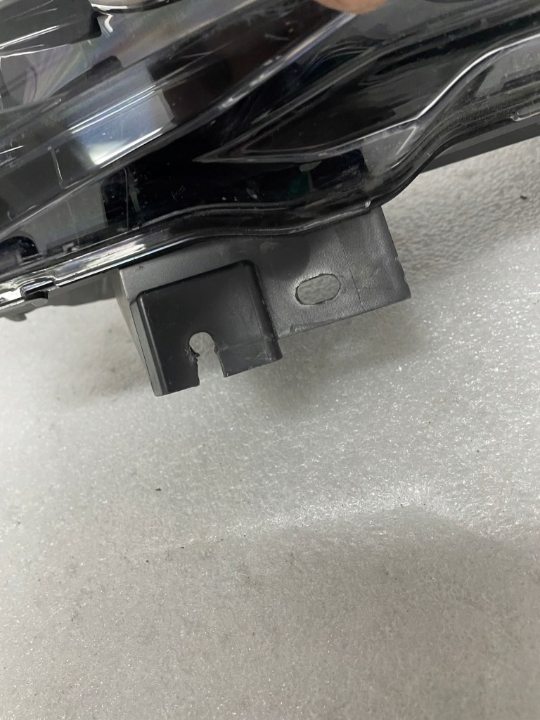 Противотуманная фара правый led tesla y model 3 рестайлинг  drl Оригинал